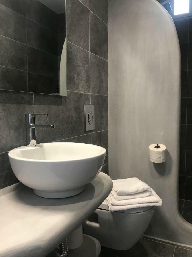 Muses Rooms Milos Provatas Ngoại thất bức ảnh